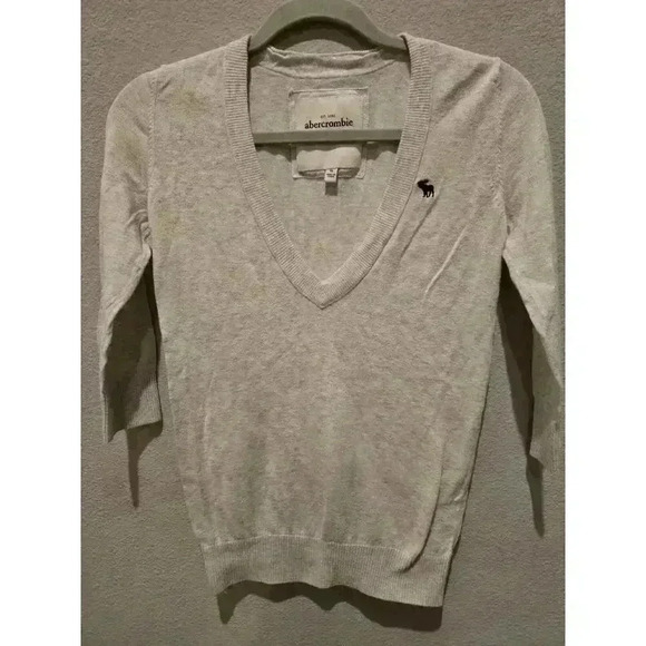 Two Abercrombie & Fitch Girls XL Women XS Blue Stripe and Ivory V-Neck Sweaters - Picture 1 of 16